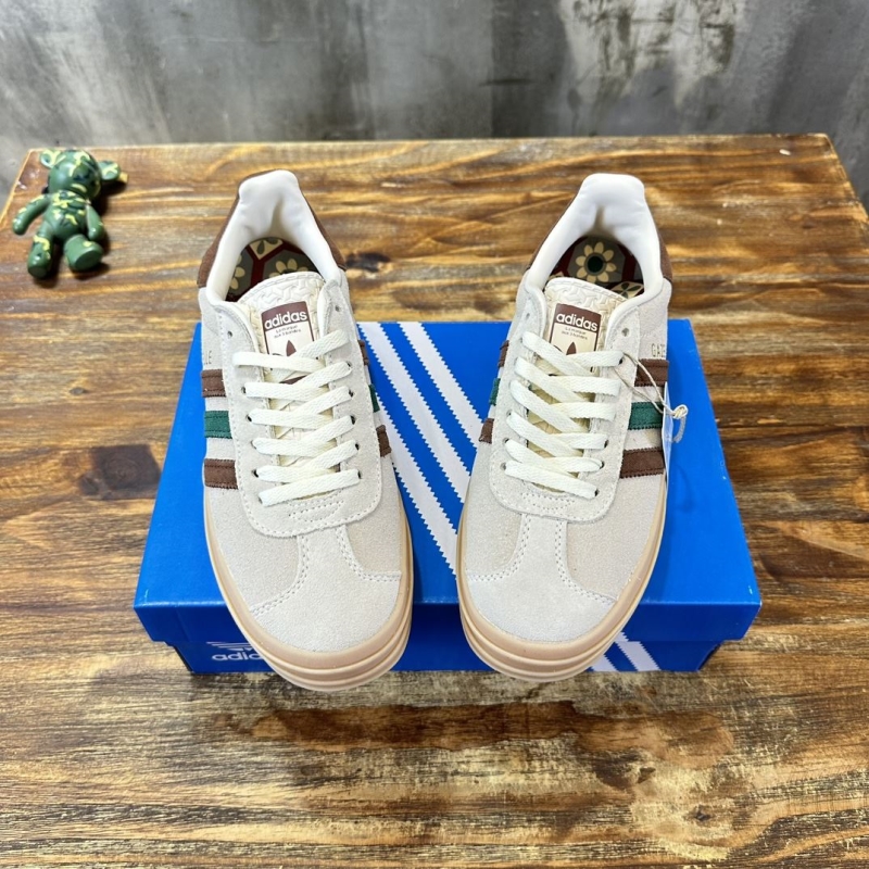 Adidas Sneakers